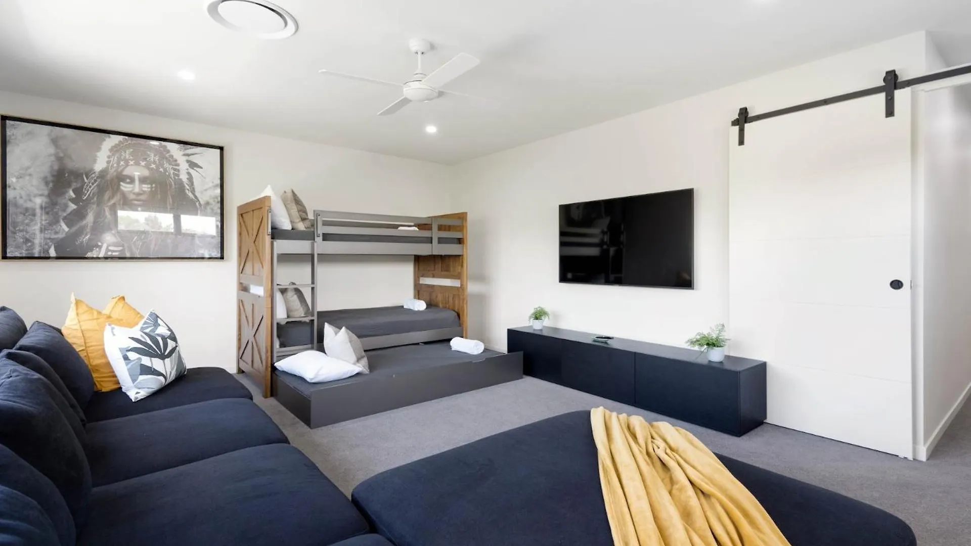 Luxe Capri Villa Heated Pool 850M To The Beach Gold Coast Vakantiehuis