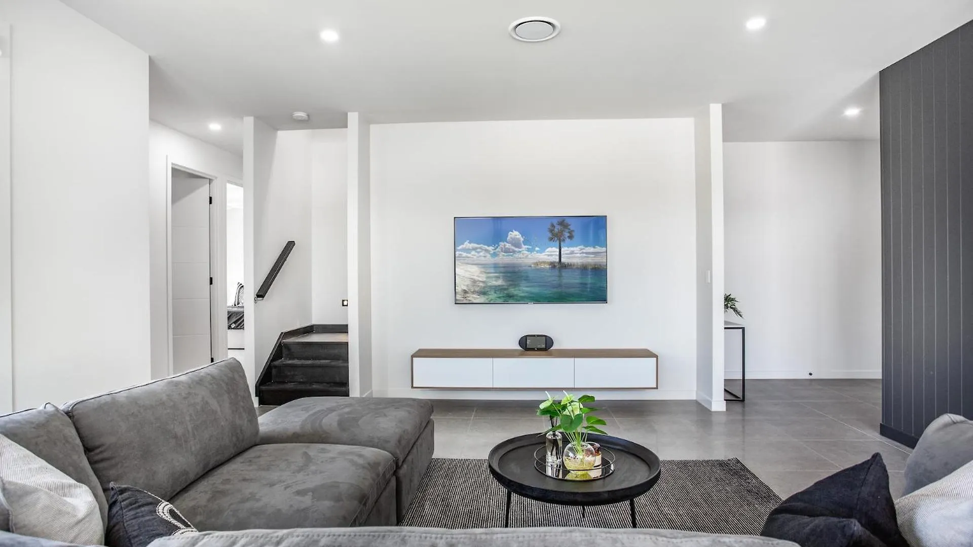 Luxe Capri Villa Heated Pool 850M To The Beach Gold Coast Vakantiehuis